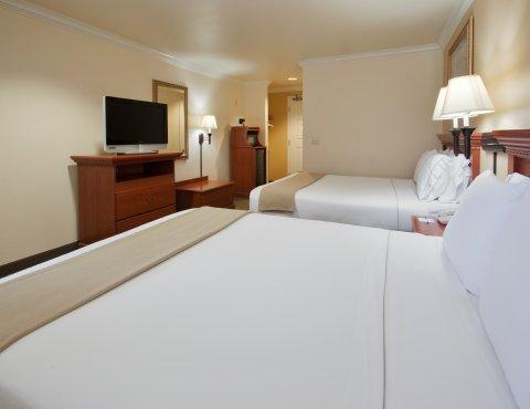 Express & By Ihg Hotel 3*