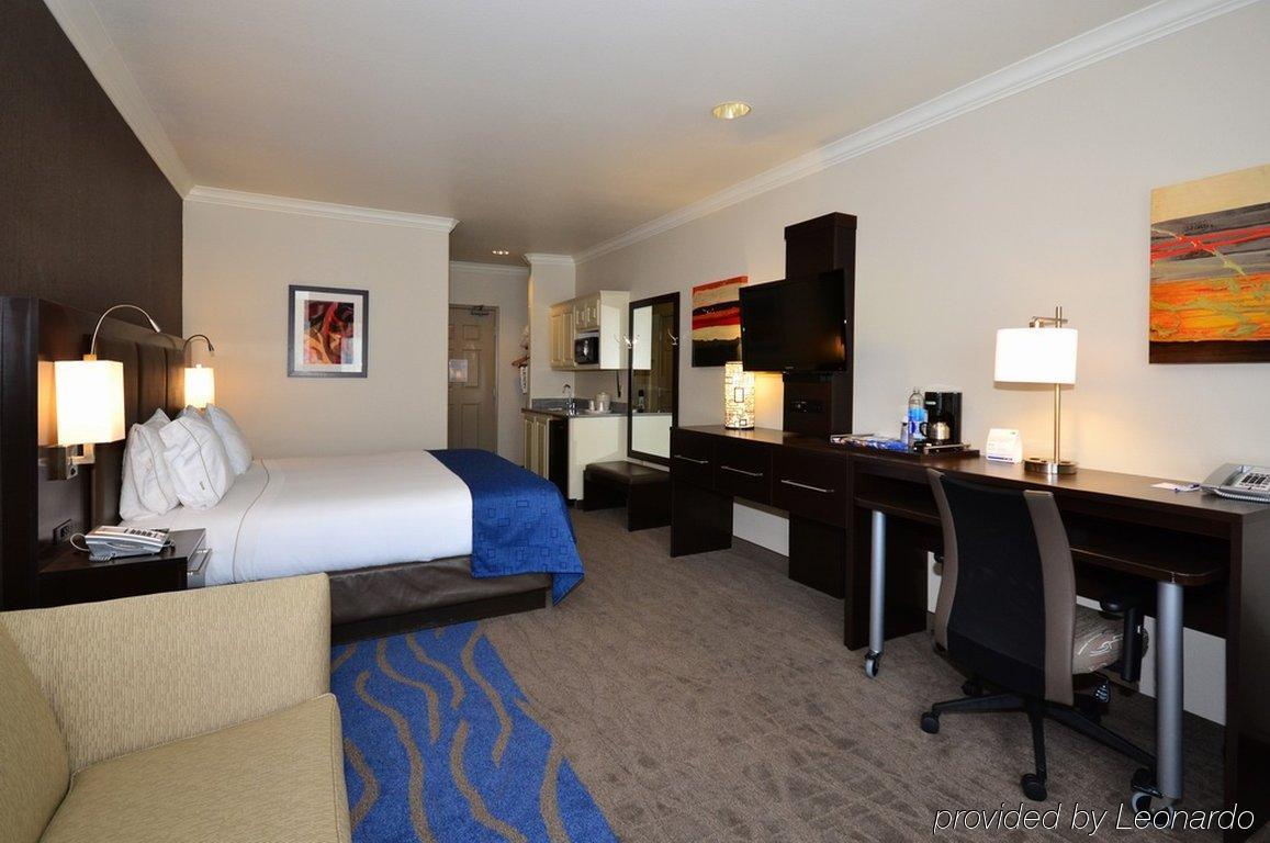 Express & By Ihg Hotel